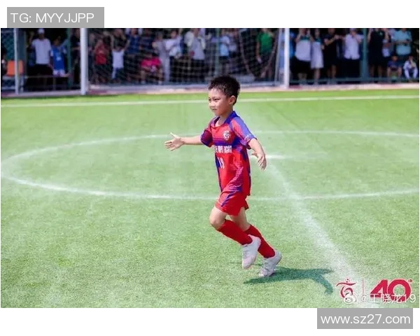 足球明星与儿童亲密互动共度美好时光展现温暖与希望的瞬间 足球明星与儿童亲密互动共度美好时光展现温暖与希望的瞬间